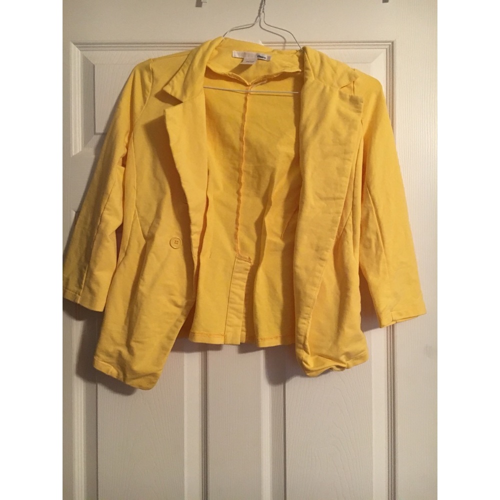 Yellow blazer
